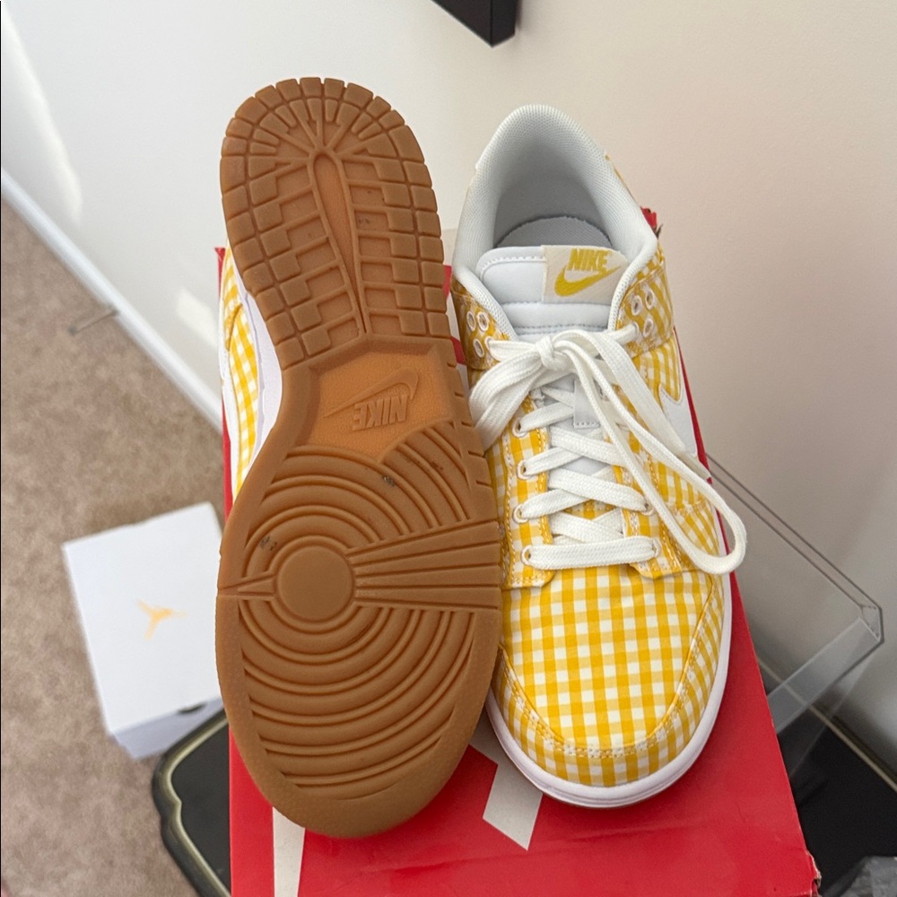Nike Dunk Low - Picture 3 of 3